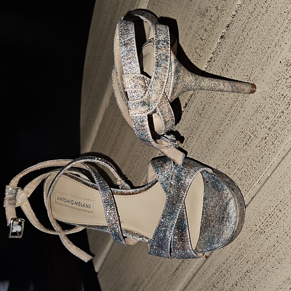 Shoes - Picture 2 of 8